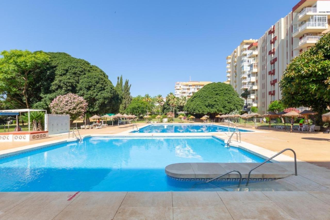 Apt Centrico Con Vistas Y Piscinas Benalmadena Exterior photo